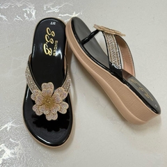 Dép nữ trung niên đế xuồng quai kẹp đính bông xinh, đế xuồng bánh mì cao 5cm, nhẹ êm-T28