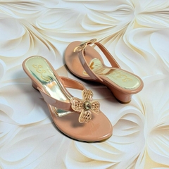 Dép nữ trung niên quai kẹp đính bông nỉ đá 4 cánh ,gót xuồng cao 5cm duyên dáng-T38