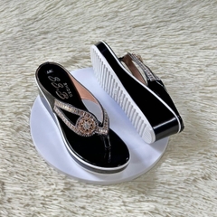 Dép nữ trung niên đế xuồng quai kẹp vế dài đính đá lấp lánh, đế xuồng đúc cao 6cm êm chân-T22