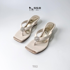 Dép nữ trung niên quai  kẹp đính đá lấp lánh, mũi sắt sang trọng, cao 5 cm, đi êm-T02