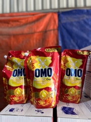 Nước giặt OMO matic tinh dau thom cua trên 1.8kg