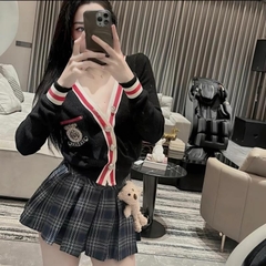 Sét đồ nữ váy caro xếp li áo thun tăm tay dài phối sọc kèm gấu