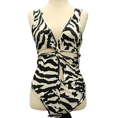 Sét đồ nữ hotrend áo bodysuit vằn ngựa khoét lỗ mix chân váy xòe