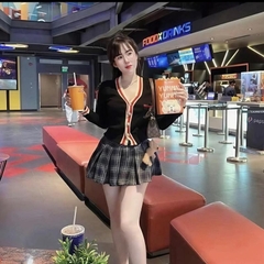 Sét đồ nữ váy caro xếp li áo thun tăm tay dài phối sọc kèm gấu
