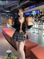 Sét đồ nữ váy caro xếp li áo thun tăm tay dài phối sọc kèm gấu