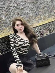 Sét đồ nữ hotrend áo thun lỗ thoáng sọc vằn kiểu dáng lệch vai quần short thun poly chất liệu co giãn thoải mái cho mọi