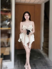 Áo kiểu nữ 2 dây tà nhọn đính nhiều nơ nổi hot trend sang chảnh