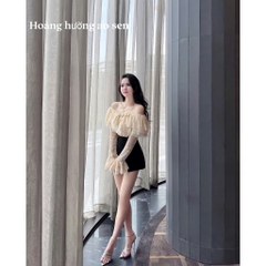 Set áo ren kem trễ vai bánh bèo đính nơ phối quần short ngắn sang chảnh