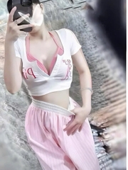 Sét đồ nữ 3 món quần dài sọc áo thun in báo PINK kèm áo bra chất liệu mềm mại và thoải mái