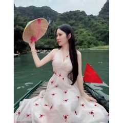 Đầm maxi đi biển thiết kế cổ yếm dài dáng xòe, đầm dạo phốt chất tơ hoa