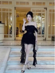 Đầm nữ dự tiệc trễ vai là một sản phẩm thời trang đầy quyến rũ và gợi cảm. Với thiết kế trễ vai, sản phẩm giúp tôn lên v