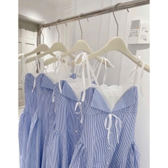 Váy 2 dây dáng dài kẻ, đầm maxi xanh phối ren ngực thắt nơ tiểu thư đi biển du lịch Hum Fashion
