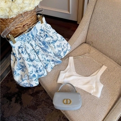 Set áo croptop 2 dây cúp ngực màu trắng phối chân váy xòe hoa loang xanh dương tiểu thư Hum Fashion