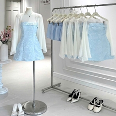 Váy cúp ngực thêu hoa màu xanh tiffany phối áo khoác tơ nhẹ nhàng xinh xắn đi chơi dạo phố Mochi Trend