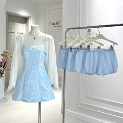 Váy cúp ngực thêu hoa màu xanh tiffany phối áo khoác tơ nhẹ nhàng xinh xắn đi chơi dạo phố Mochi Trend