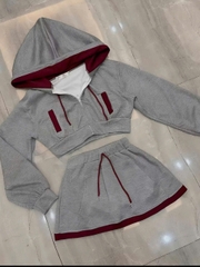 Sét bộ nĩ hoodie croptop phối viền kèm chân váy_dáng thể thao đi chơi dạo phố chất liệu da cá thoải mái và mát mẻ