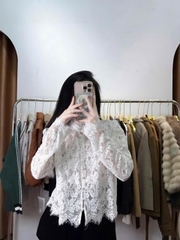 Áo ren nữ cao cấp, áo ren hoạ tiết cách điệu cổ cao tay dài phối khuy nút ngọc sang chảnh