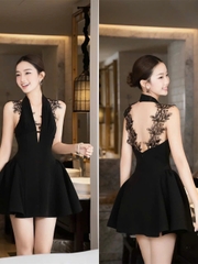 Đầm nữ cổ yếm xếp li mango phối ren thiêu hoạ tiết kèm quần bảo hộ thiết kế độc đáo thanh lịch và nữ tính