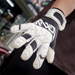 Găng tay thủ môn GKVN Bụi chính hãng, găng bắt bóng chất lượng cao độ dính tốt bắt mặt sân nhân tạo, tự nhiên