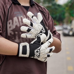 Găng tay thủ môn GKVN Bụi chính hãng, găng bắt bóng chất lượng cao độ dính tốt bắt mặt sân nhân tạo, tự nhiên