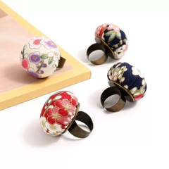Đế gỗ / Nhẫn cắm kim (giao màu ngẫu nhiên)