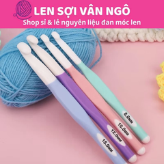 Bộ 4 kim móc nhựa ABS size lớn (8/10/12/15mm) (26004)