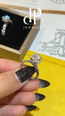 HPJ HALO XOẮN - FULL MOISSANITE VIÊN CHỦ 6.3 LI Sang trọng nhưng không quá phô trương