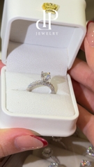 NHẪN NỮ FULL MOISSANITE 6.3 LY – TỎA SÁNG VẺ ĐẸP THANH LỊCH