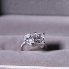 Nhẫn Hai Viên Chủ - Toi Ét Moi Ring FULL MOISSANITE - SRE401