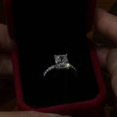 HPJ PHONG CÁCH FULL MOISSANITE Viên Chủ Radiant 7*9 - SRE013