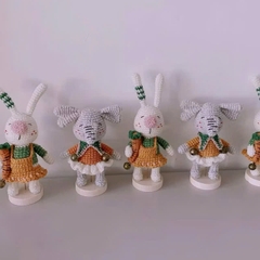 Đế Gỗ Cắm Búp Bê, thú bông, đế trưng bày đồ handmade