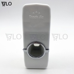 Dụng Cụ Để Bàn Chải Và Nhả Lấy Kem Đánh Răng Tự Động Touch Me
