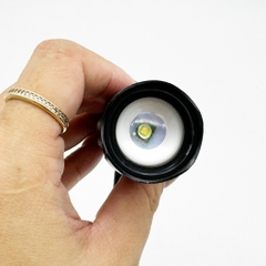 Đèn Pin Siêu Sáng UltraFire Led Cree XML T6 Cao Cấp Hợp Kim Chống Nước Pin Có Thể Sạc Lại Full box(Loại Tốt)