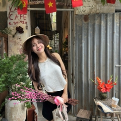 Mẫn Tiên halter top