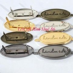 Mác handmade Oval  trang trí túi xách ( 1 cái)