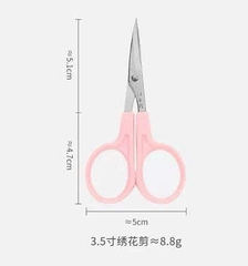 Kéo cắt chỉ mũi cong, màu hồng, không có nắp
