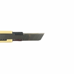 Dao rọc giấy Deli D10150 9mm (24)