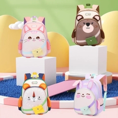 Balo mẫu giáo / lớp 1 SUN EIGHT Mailz 22250 đáng yêu cho bé trai bé gái - Rộng rãi, gọn nhẹ, đai ngực, trượt nuớc