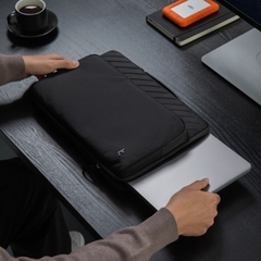 Túi xách chống sốc TOMTOC Voyage A24 Laptop / Macbook 13 / 14 / 15 / 16 inch - CornerArmor chuẩn quân đội