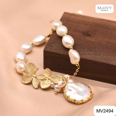 MV2494 - Lắc tay ngọc trai trắng mix charm hoa lan bằng bạc 925 mạ vàng 18k