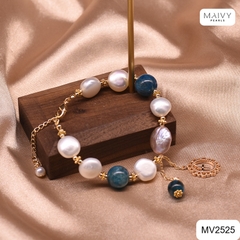 MV2525 - Lắc tay ngọc trai trắng mix đá xanh