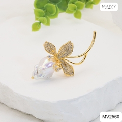 MV2560 -Cài áo hoa hồng thiết kế ngọc trai baroque trắng phụ kiện bạc 925 mạ vàng 18k đính đá