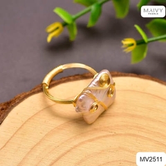 MV2511- Nhẫn ngọc bai baroque hình chữ nhật màu hồng ánh tím