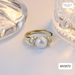 MV2572 - Nhẫn bạc 925 mạ vàng 18k nhấn viên ngọc trai tròn trắng đính đá xung quanh