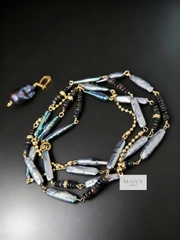 MV2160 - Dây Chuyền Trai Baroque Dài Kèm Mặt Màu Lông Công Dáng Dài