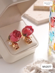MV2577 - Bông tai hoa hồng phủ keo mix charm hoa linh lan 2 màu hồng/vàng
