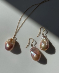 mặt dây chuyền BRQ