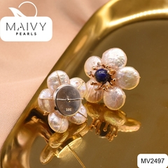 MV2497 - Bông tai ngọc trai trắng kết hoa nhụy đá xanh dương dáng nụ cài