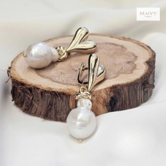 MV2129 - Lắc tay Baroque trắng mix charm
