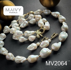 MV2064 - Set Trai Baroque Trắng Charm Nơ Gồm 3 Sản Phẩm Dây Chuyền/ Lắc Tay/Bông Tai 2 Màu Mạ Vàng/Xi Kim